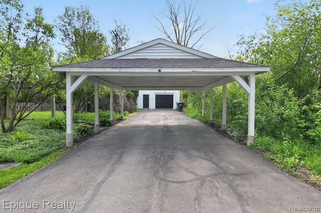 3710 Frains Lake Road, Ann Arbor, MI 48105