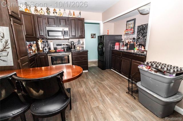 221 Lincoln Street, Lapeer, MI 48446