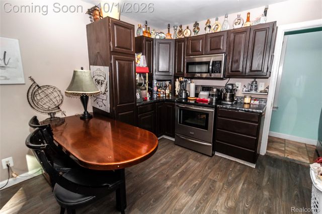 221 Lincoln Street, Lapeer, MI 48446