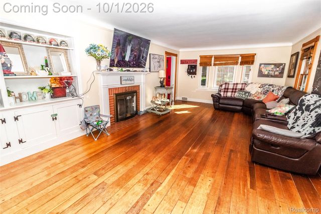 221 Lincoln Street, Lapeer, MI 48446