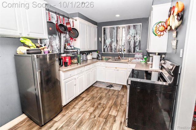 221 Lincoln Street, Lapeer, MI 48446