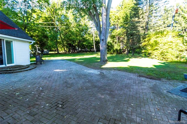 221 Lincoln Street, Lapeer, MI 48446