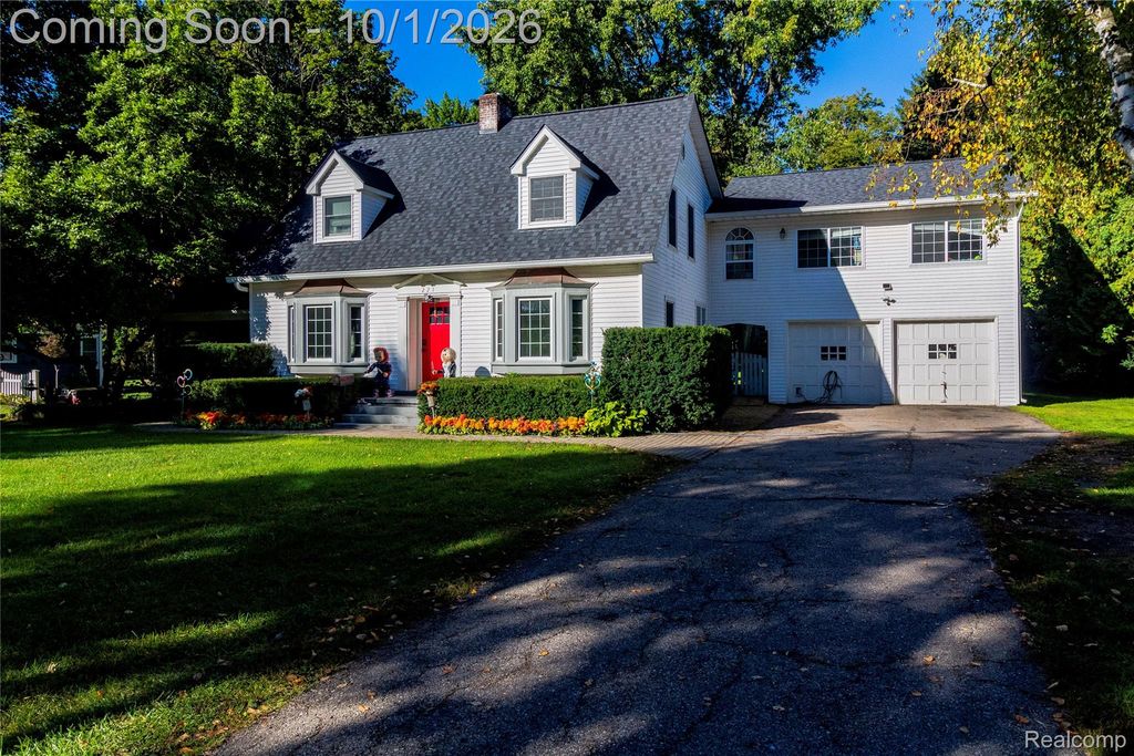 221 Lincoln Street, Lapeer, MI 48446