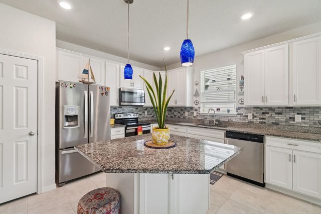 386 La Mancha Dr, St Augustine, FL 32086