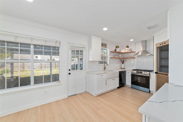 15326 E Hampton Circle, Houston, TX 77071