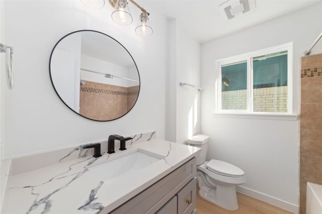 15326 E Hampton Circle, Houston, TX 77071