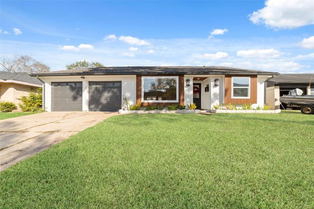 15326 E Hampton Circle, Houston, TX 77071