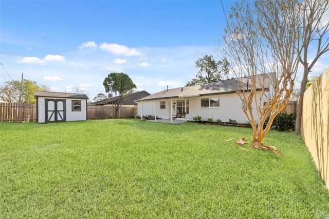 15326 E Hampton Circle, Houston, TX 77071