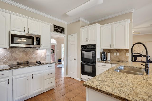 110 KYLIE GAYLE RD, Oakland, TN 38060