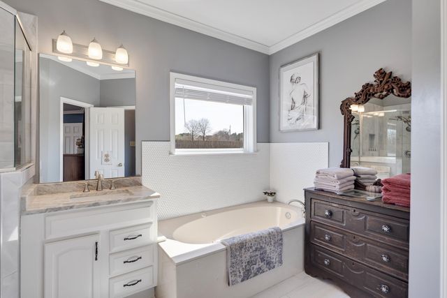 110 KYLIE GAYLE RD, Oakland, TN 38060