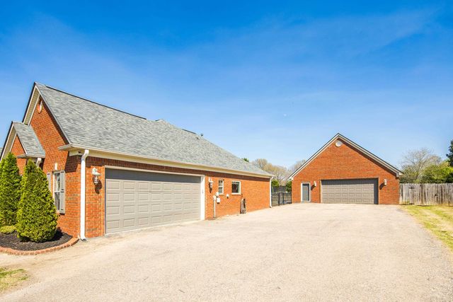 110 KYLIE GAYLE RD, Oakland, TN 38060