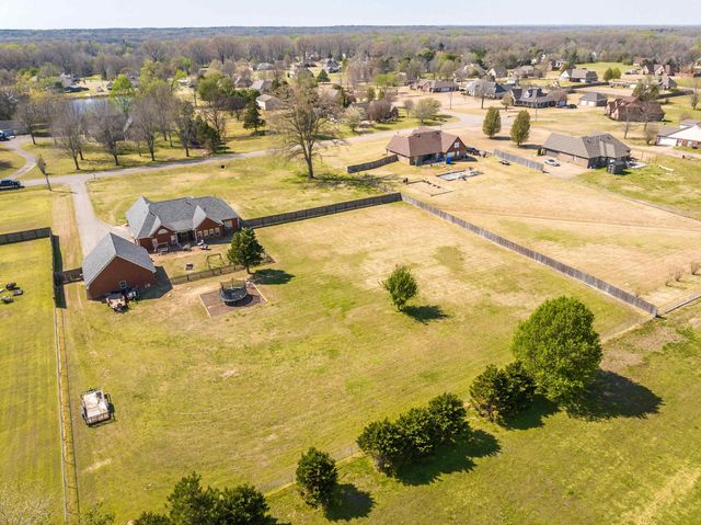 110 KYLIE GAYLE RD, Oakland, TN 38060