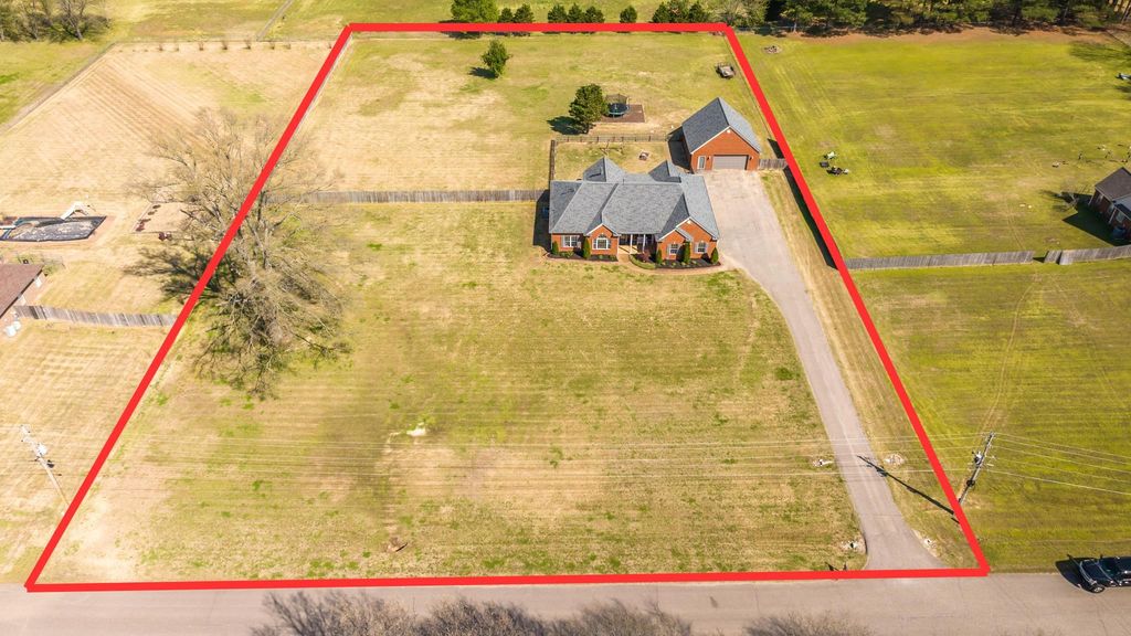 110 KYLIE GAYLE RD, Oakland, TN 38060