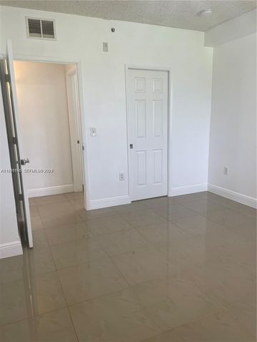 8070 N Nob Hill Rd 108, Tamarac, FL 33321