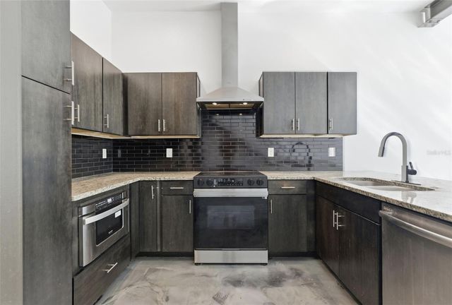 4132 GAUGE LINE LOOP, Tampa, FL 33624