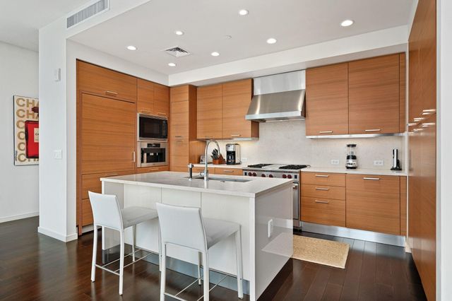 200 Congress Ave 24E, Austin, TX 78701