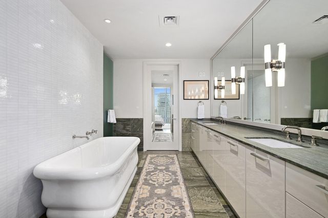 200 Congress Ave 24E, Austin, TX 78701