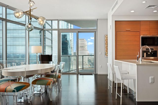 200 Congress Ave 24E, Austin, TX 78701