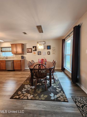 4598 Pinehaven Drive, Ocean Springs, MS 39564