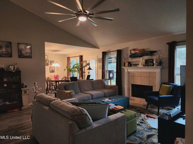 4598 Pinehaven Drive, Ocean Springs, MS 39564