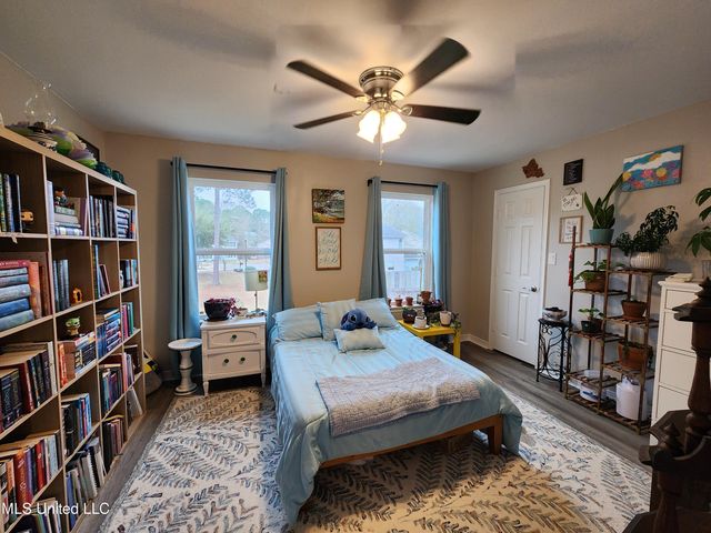 4598 Pinehaven Drive, Ocean Springs, MS 39564