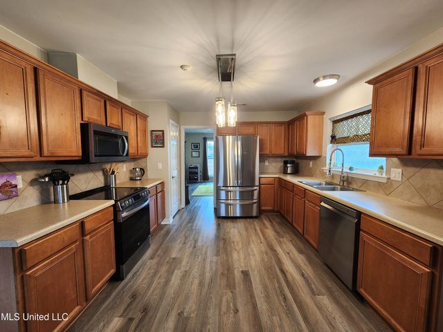 4598 Pinehaven Drive, Ocean Springs, MS 39564