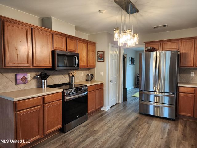 4598 Pinehaven Drive, Ocean Springs, MS 39564