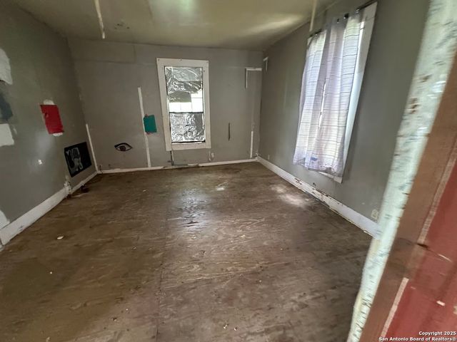 705 Paso Hondo, San Antonio, TX 78202