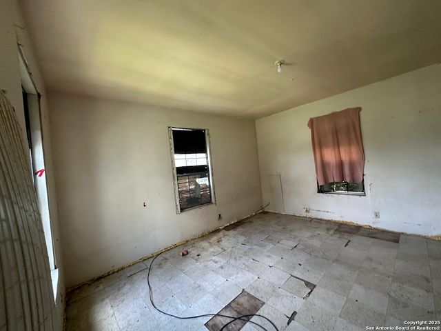 705 Paso Hondo, San Antonio, TX 78202