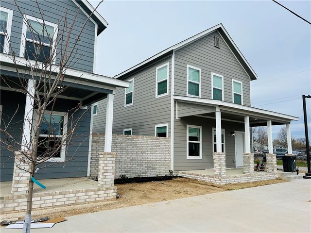 706 E Johnson Avenue B, Springdale, AR 72764