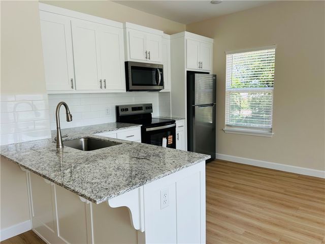 706 E Johnson Avenue B, Springdale, AR 72764