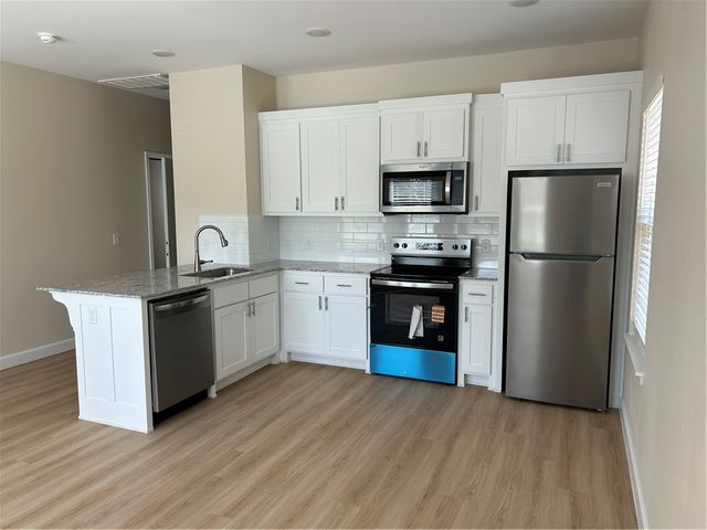 706 E Johnson Avenue B, Springdale, AR 72764