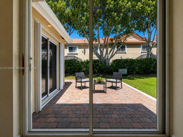 854 San Remo Dr 854, Weston, FL 33326