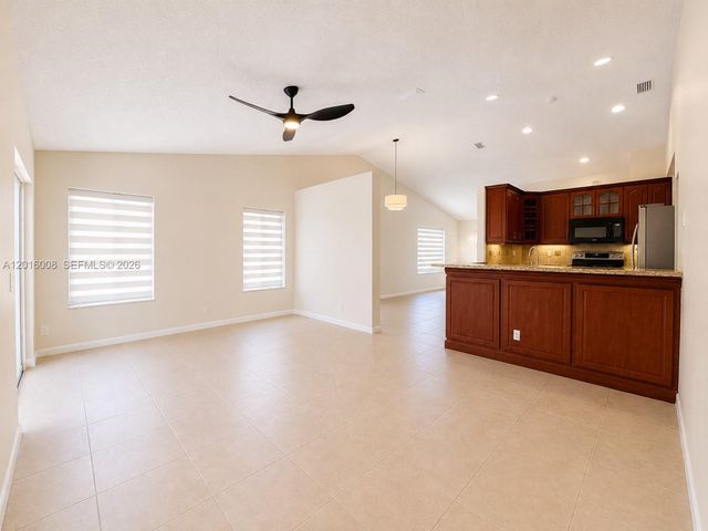854 San Remo Dr 854, Weston, FL 33326