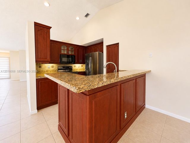 854 San Remo Dr 854, Weston, FL 33326
