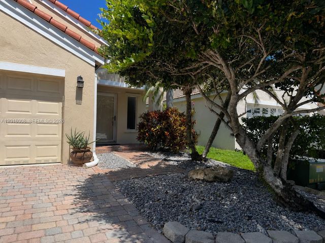 854 San Remo Dr 854, Weston, FL 33326