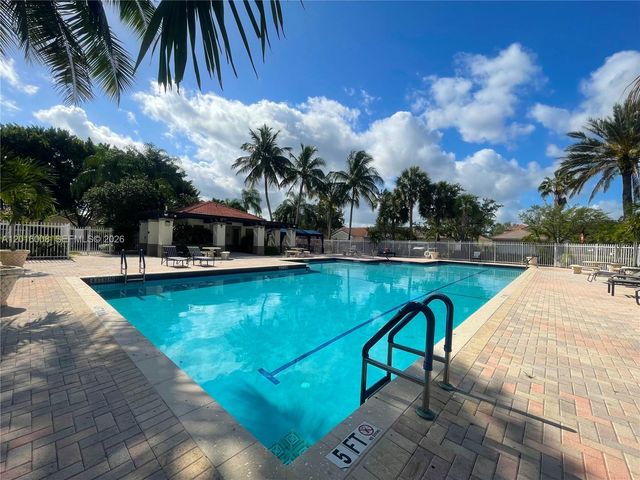 854 San Remo Dr 854, Weston, FL 33326