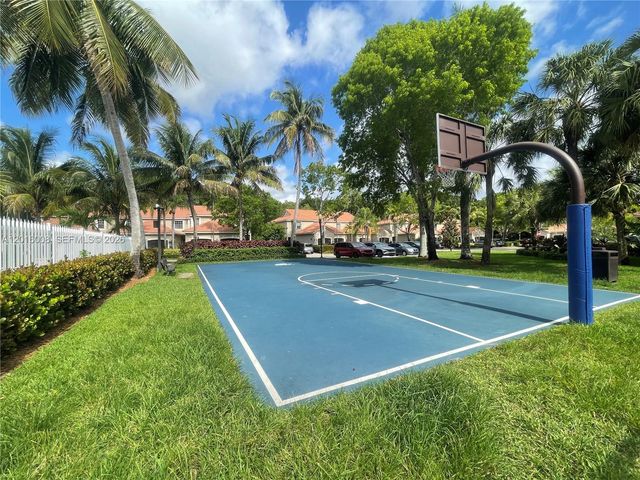 854 San Remo Dr 854, Weston, FL 33326