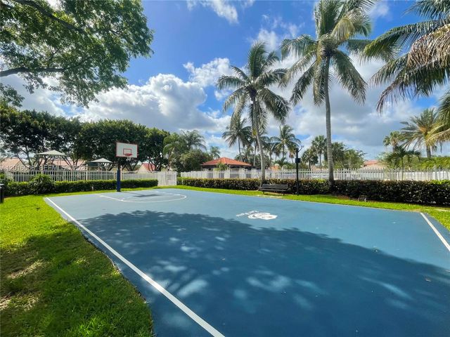 854 San Remo Dr 854, Weston, FL 33326