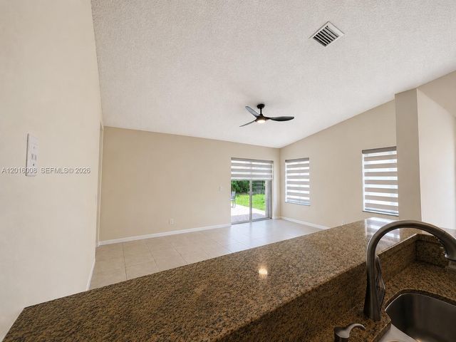 854 San Remo Dr 854, Weston, FL 33326