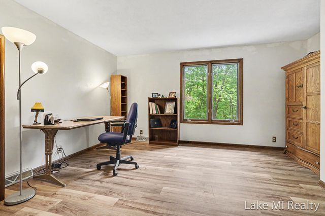 5537 Bentbrook Street Se, City Of Kentwood, MI 49508