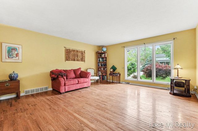 5537 Bentbrook Street Se, City Of Kentwood, MI 49508