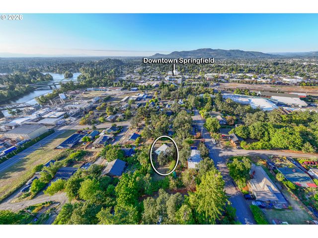 452 S 4TH St, Springfield, OR 97477