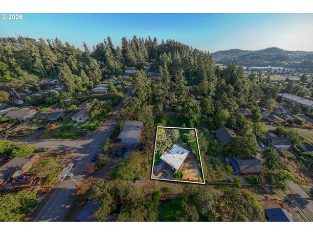 452 S 4TH St, Springfield, OR 97477