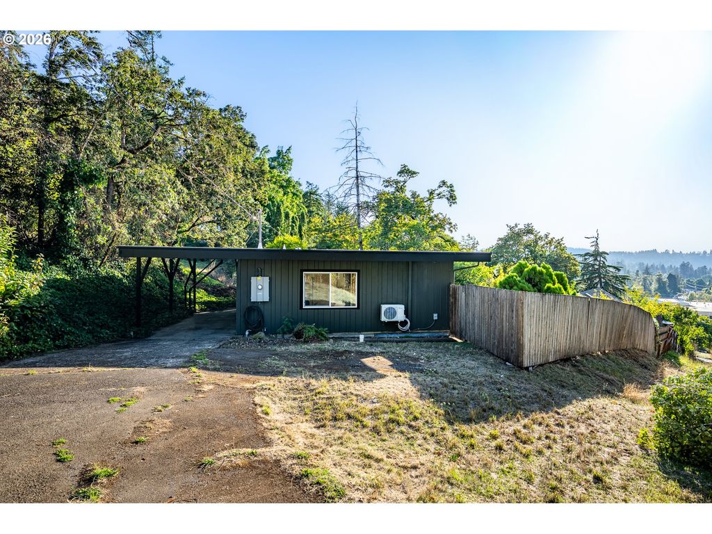 452 S 4TH St, Springfield, OR 97477