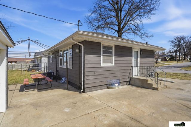 201 S 53rd Street, Lincoln, NE 68510