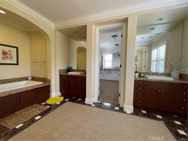 61 Harrison, Irvine, CA 92618