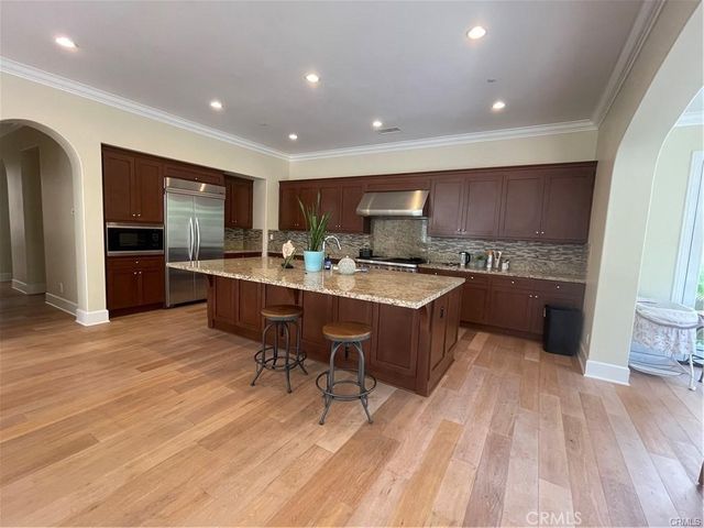 61 Harrison, Irvine, CA 92618