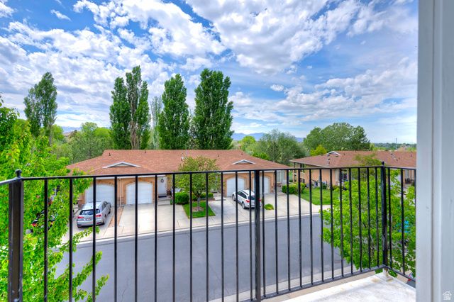 9485 S FAIRWAY VIEW DR, Sandy, UT 84070