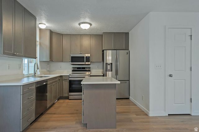 9485 S FAIRWAY VIEW DR, Sandy, UT 84070